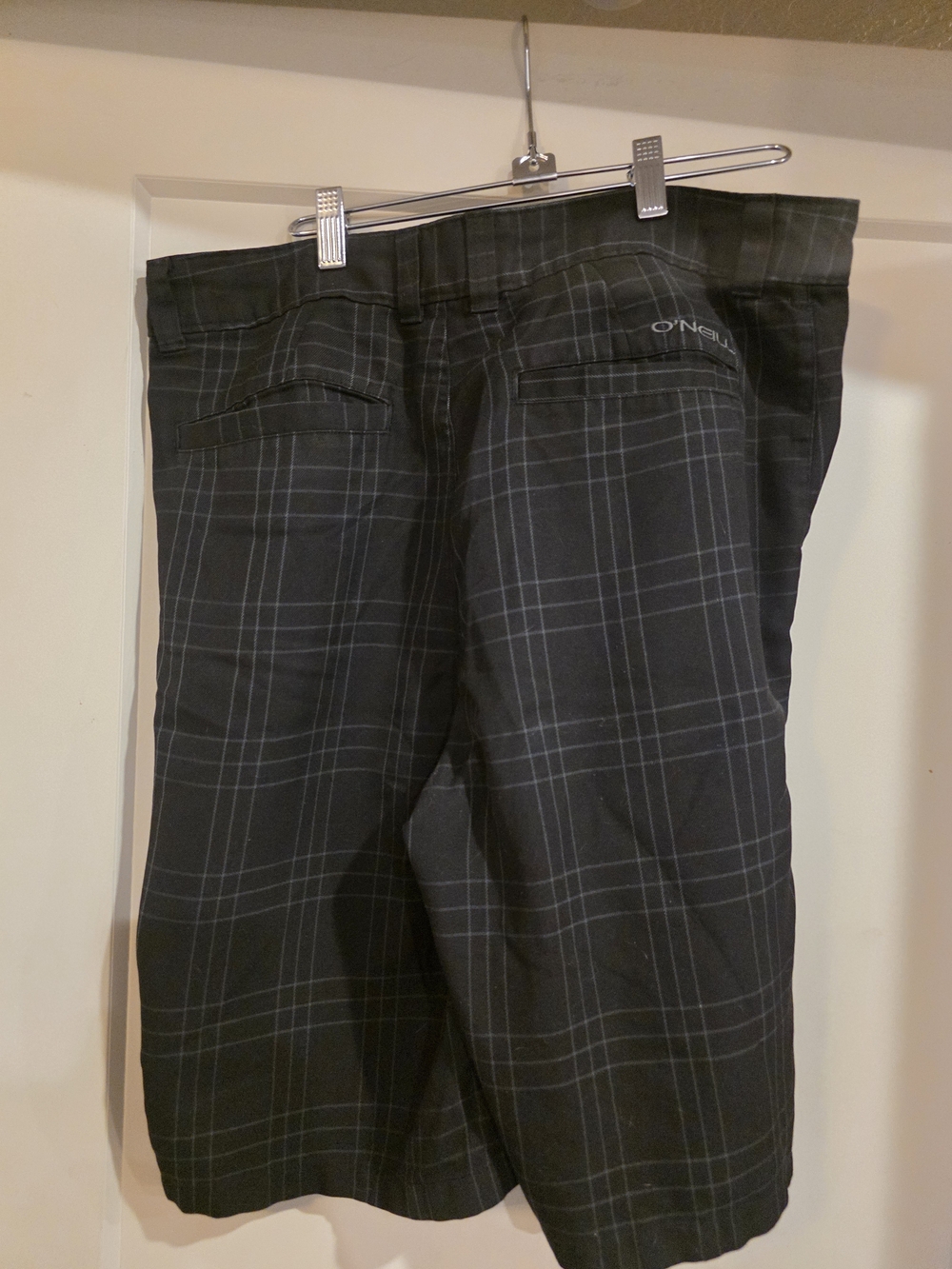 O'Neill Men's Black Plaid Shorts